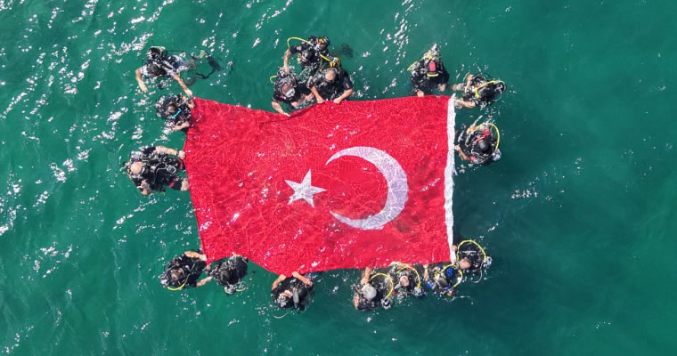 30 Ağustos Zafer Bayramı'nda Su Altı Dalışı