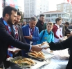 Bağcılar Meydanı’nda 5 Ton Hamsi İkram Edildi
