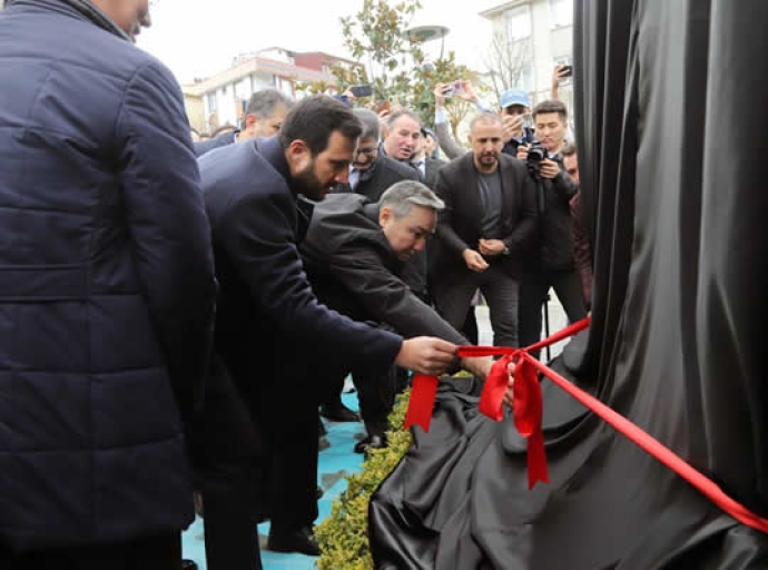 Bağcılar'da Türkiye - Kazakistan Kardeşlik Anıtı açıldı