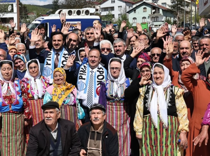 Abdullah Özdemir, memleketine çıkarma yaptı