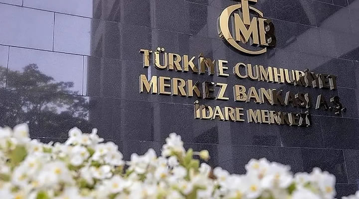 Merkez Bankası faizi 2,5 puan indirdi. Politika faizini de %43'den %40,5'e düşürdü.